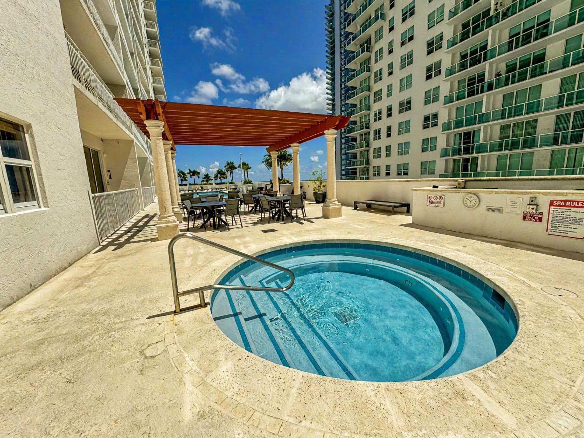 迈阿密Elegant Centric Vibrant Pool Jacuzzi Free Parking公寓 外观 照片